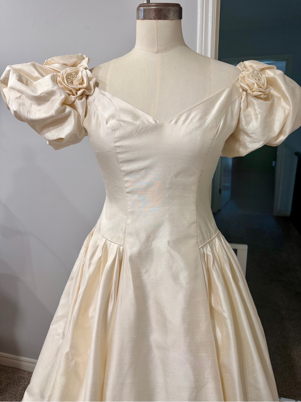 Vintage House of Bianchi 100% Silk Ivory Wedding Gown | c. Late 1980s